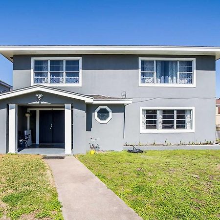 Spacious And Modern Family Duplex In Galveston! 외부 사진