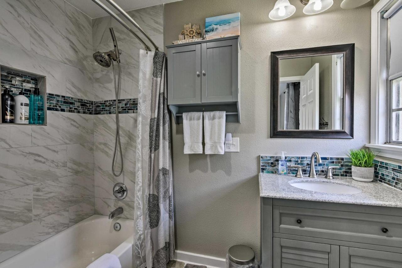 Spacious And Modern Family Duplex In Galveston! 외부 사진