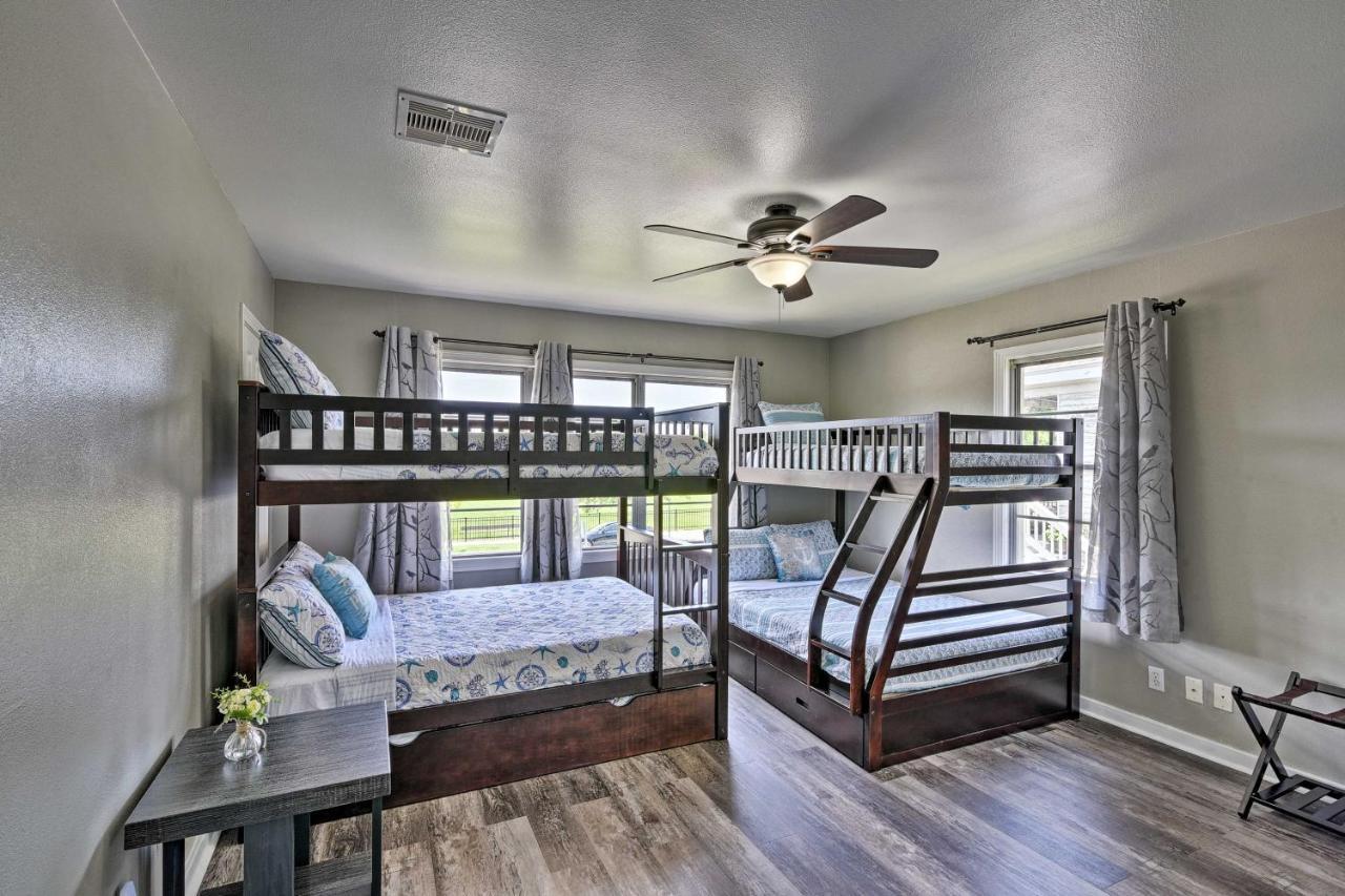 Spacious And Modern Family Duplex In Galveston! 외부 사진
